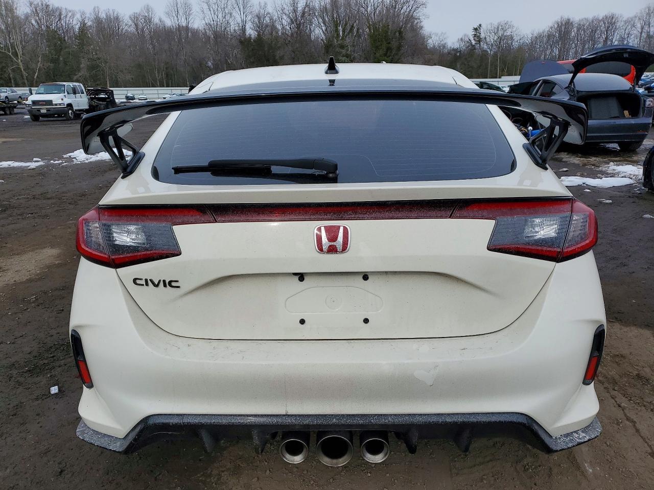 2025 Honda Civic Type-R - Image 6