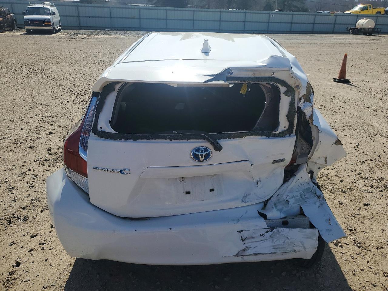 2016 Toyota Prius C - Фото 6