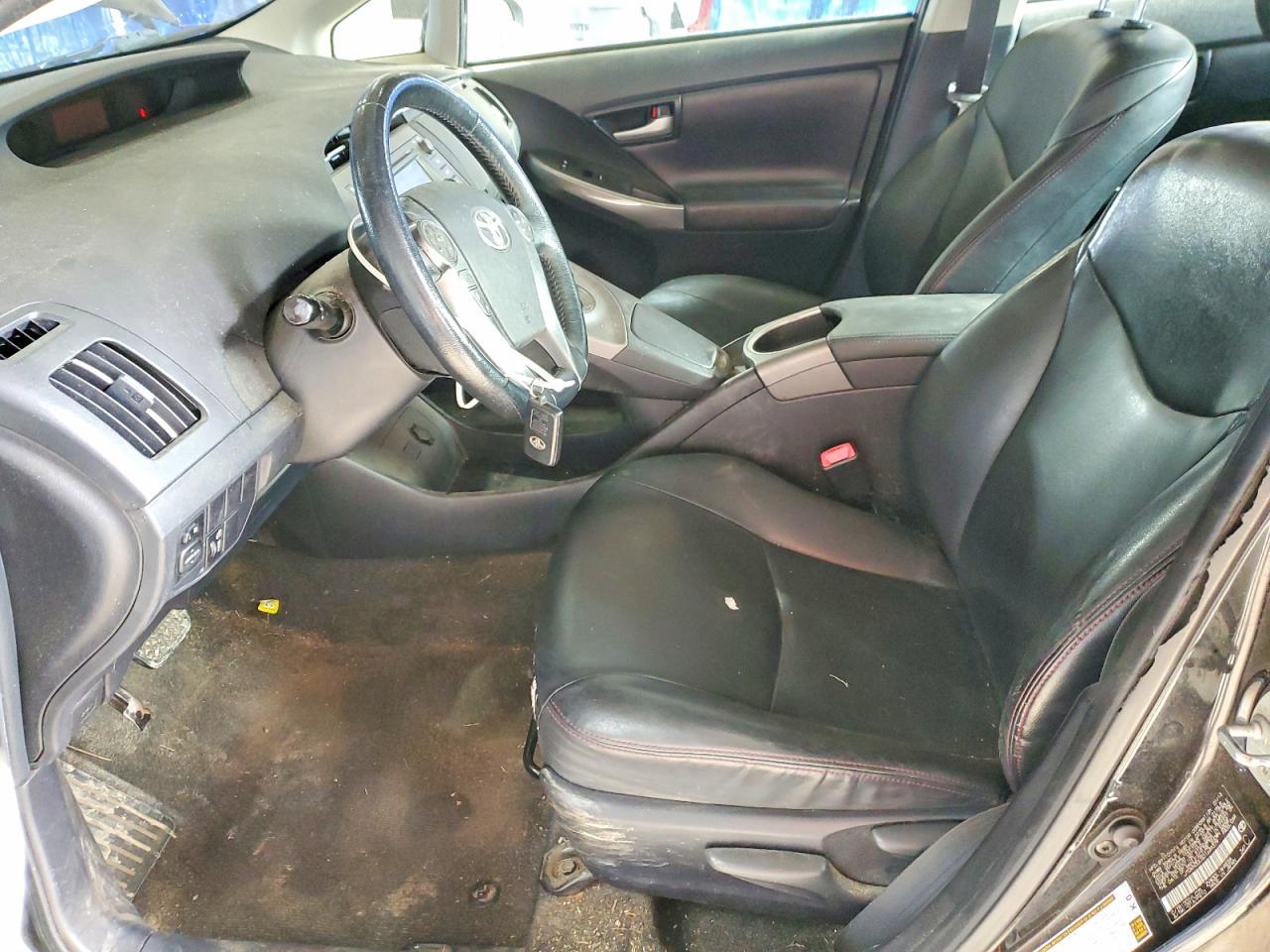 2013 Toyota Prius - Image 7