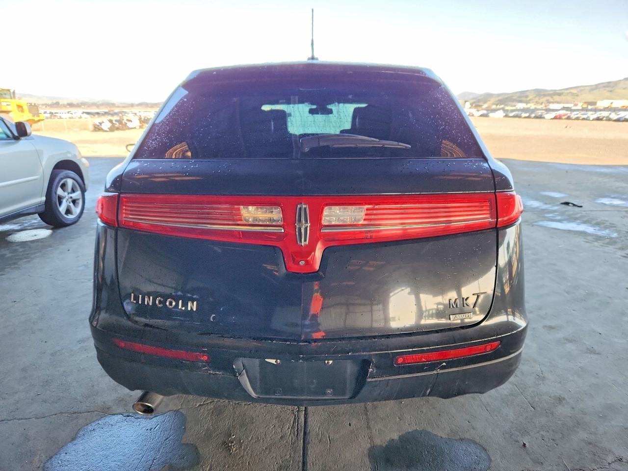 2014 Lincoln Mkt - Image 6