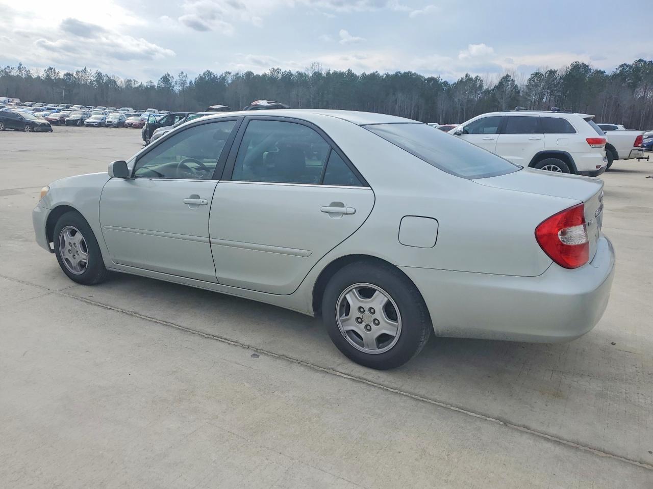 2002 Toyota Camry Le - Фото 2