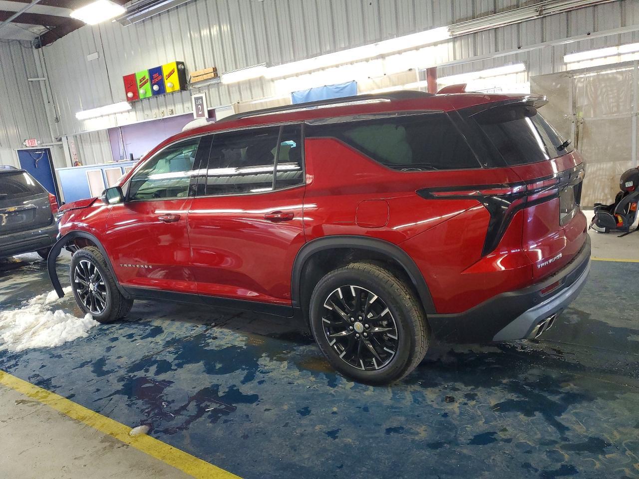 2025 Chevrolet Traverse Lt - Фото 2