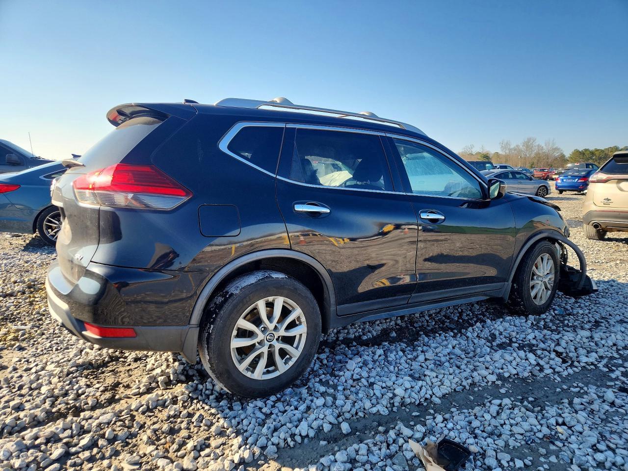 2017 Nissan Rogue Sv - Image 3