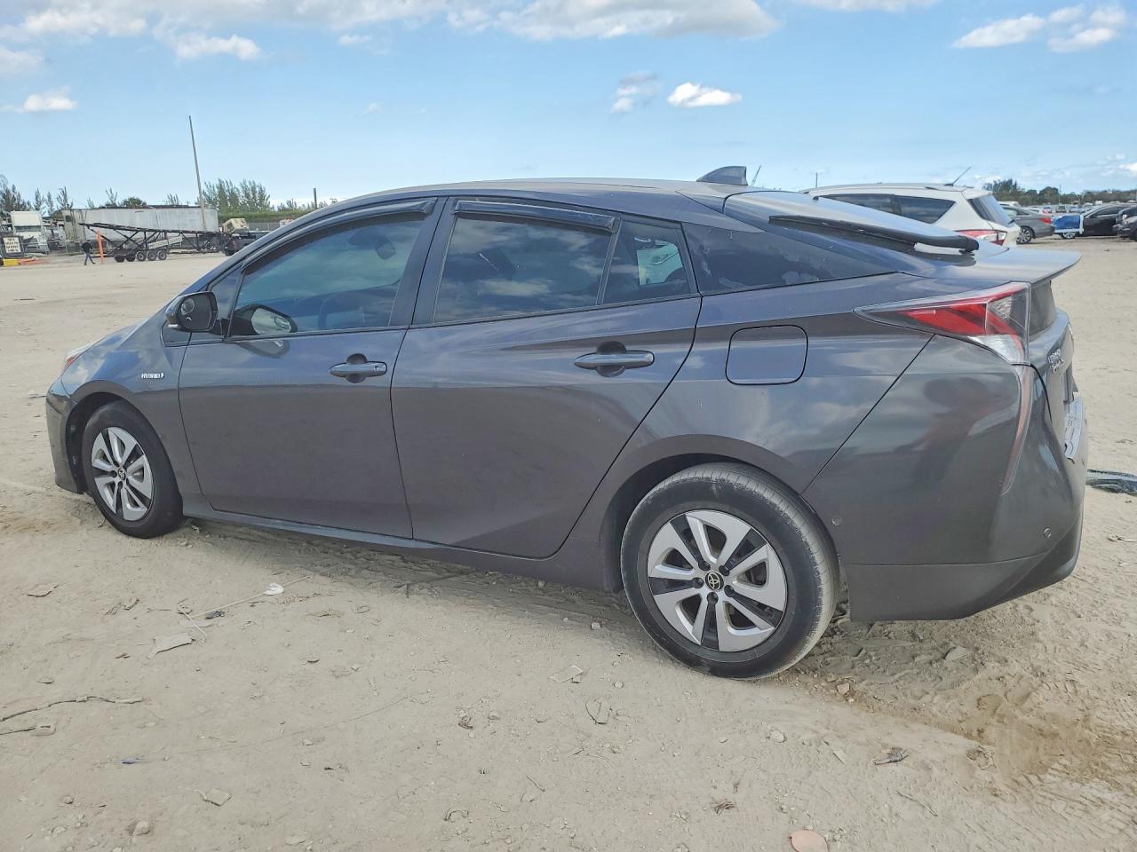2016 Toyota Prius Four - Фото 2