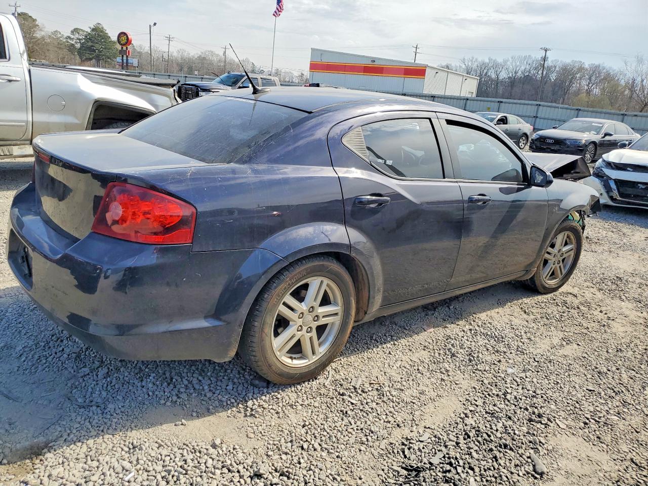 2011 Dodge Avenger Mainstreet - Image 3