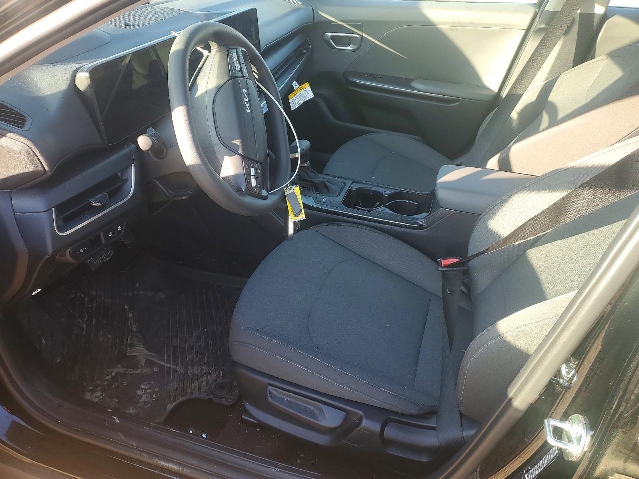2025 Kia K4 Lx - Image 7