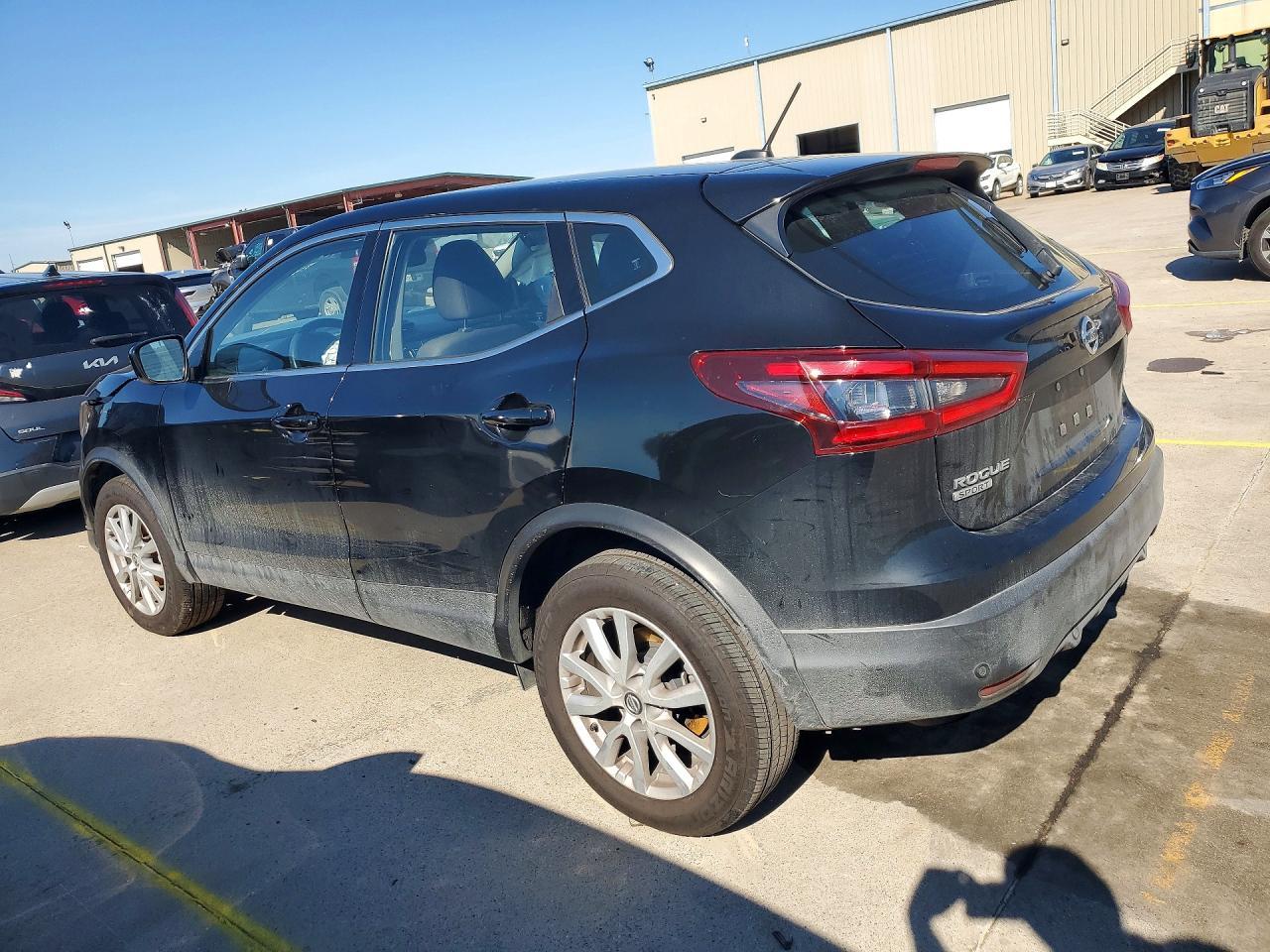 2021 Nissan Rogue Sport S - Фото 2