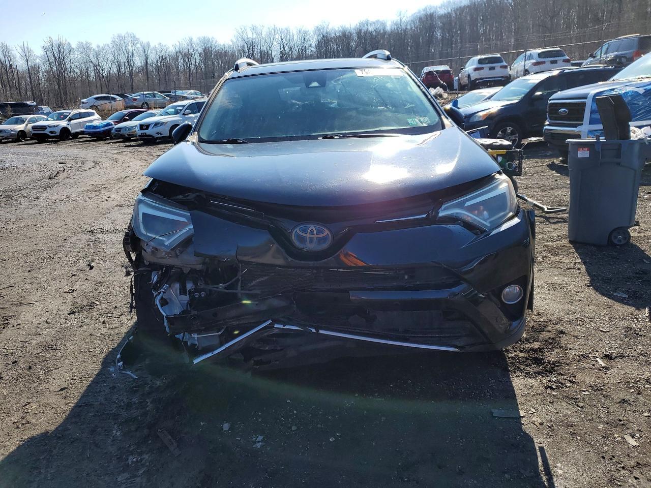2016 Toyota Rav4 Hybrid Limited - Image 5