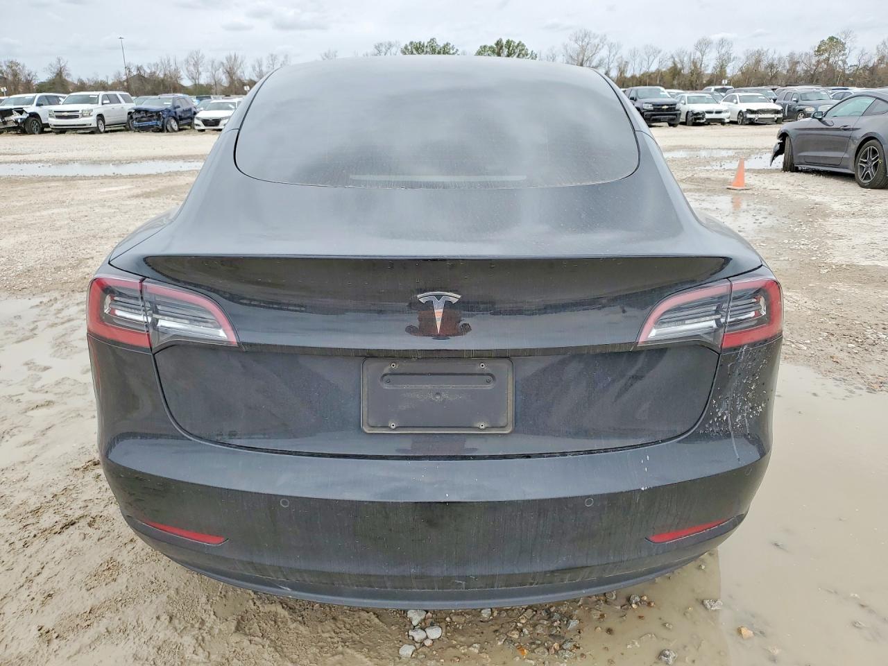 2022 Tesla Model 3 - Фото 6