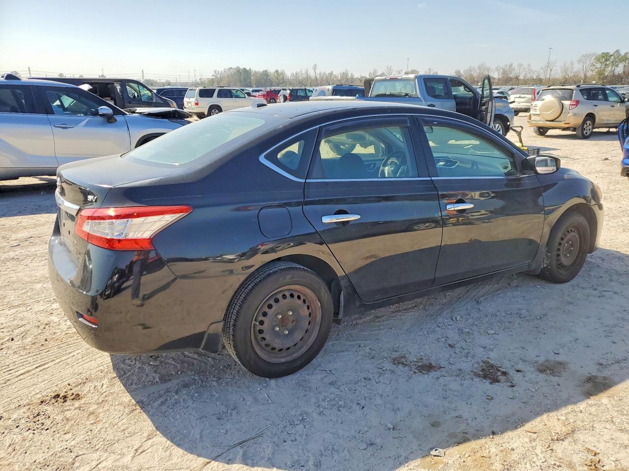 2015 Nissan Sentra S - Фото 3
