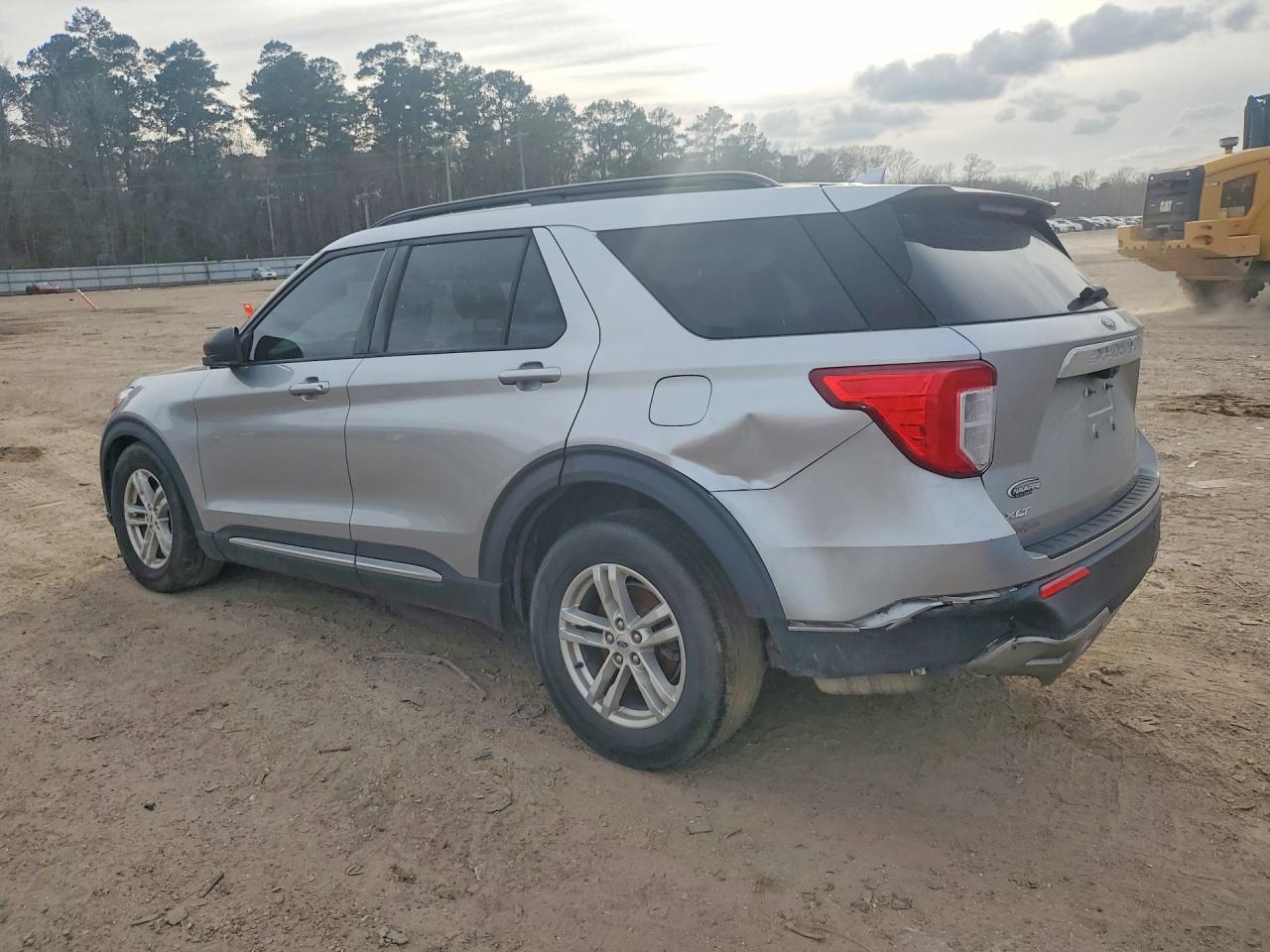 2020 Ford Explorer Xlt - Фото 2
