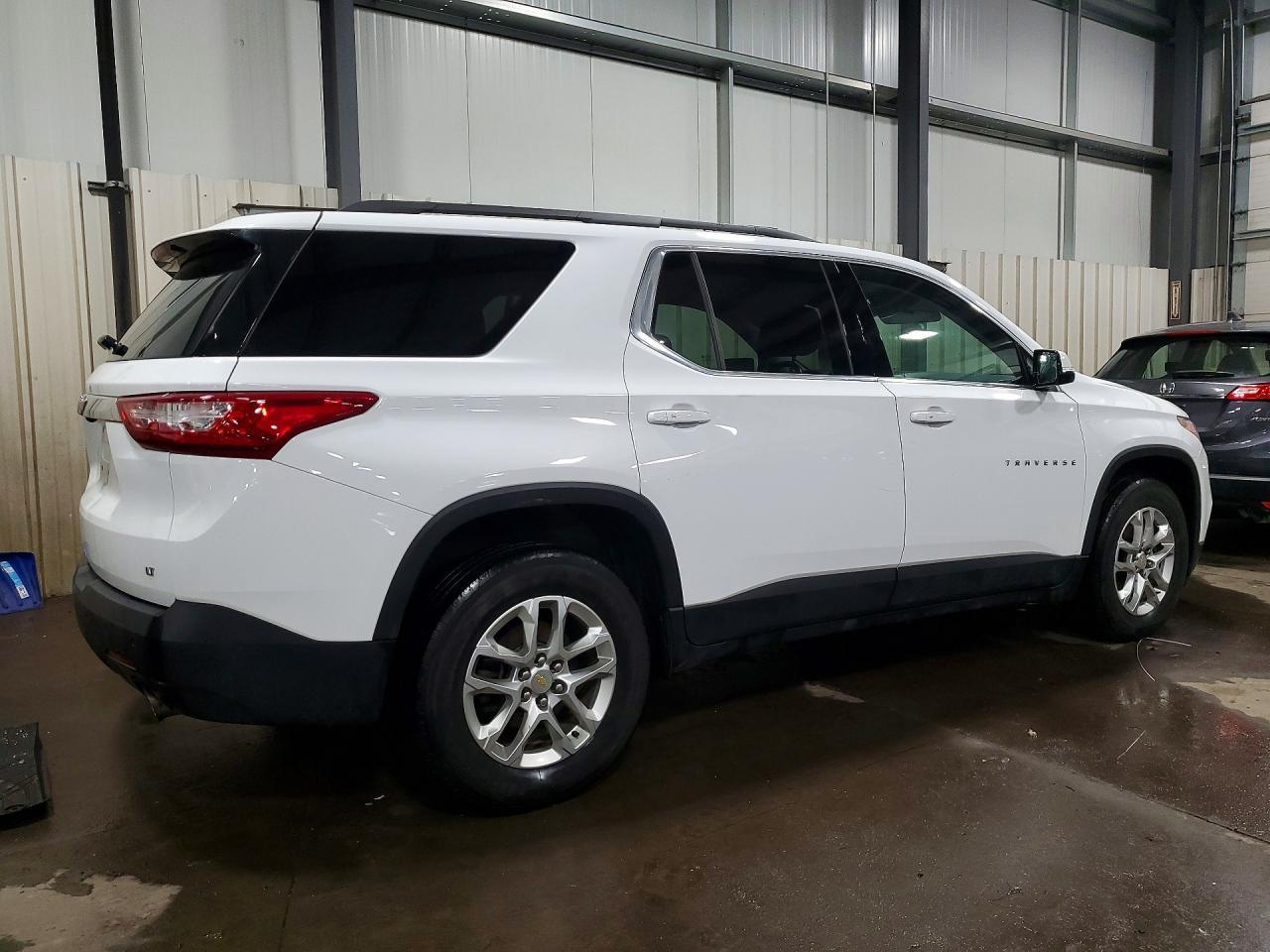 2020 Chevrolet Traverse Lt - Image 3