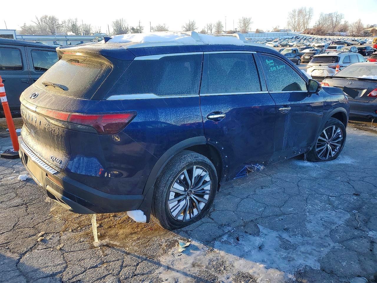 2023 Infiniti Qx60 Sensory - Image 3