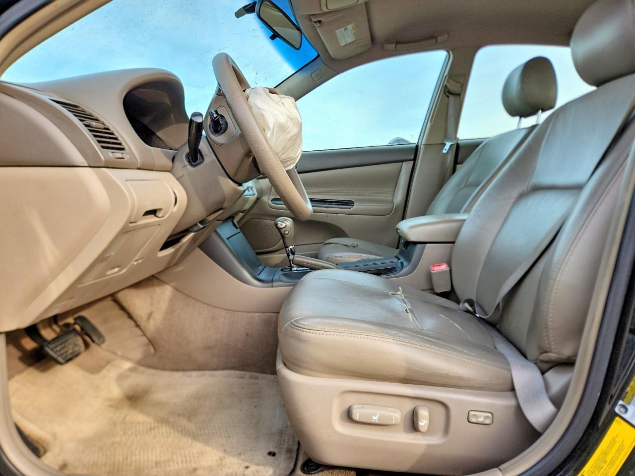 2005 Toyota Camry Le - Image 7