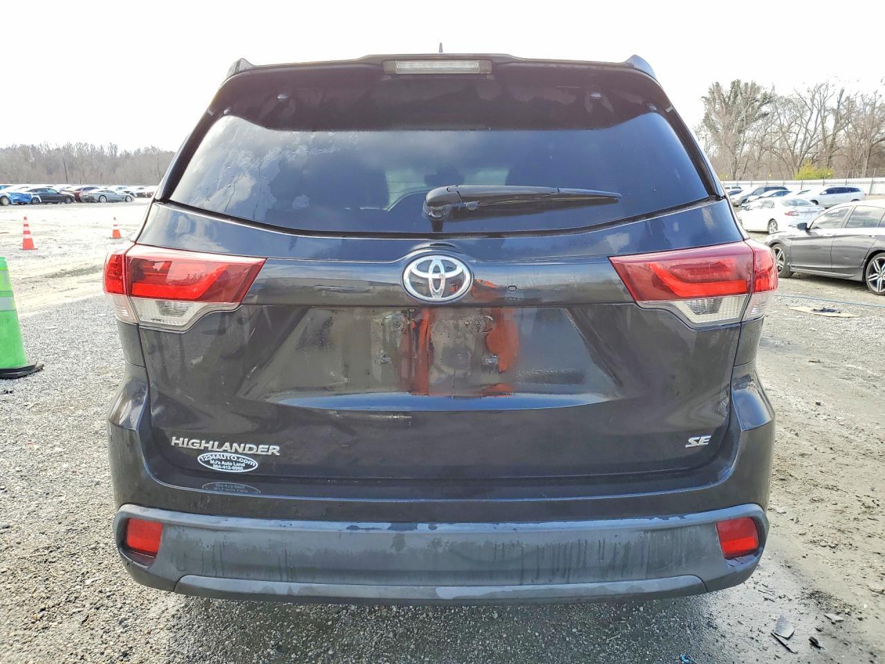 2019 Toyota Highlander Se - Фото 6