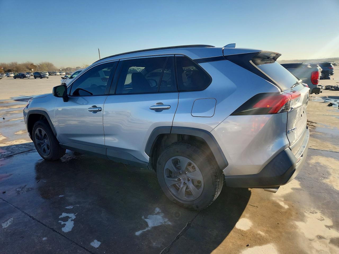 2019 Toyota Rav4 Le - Фото 2