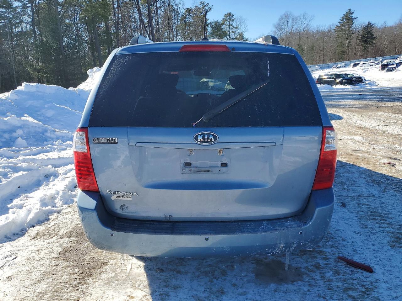 2010 Kia Sedona Lx - Image 6