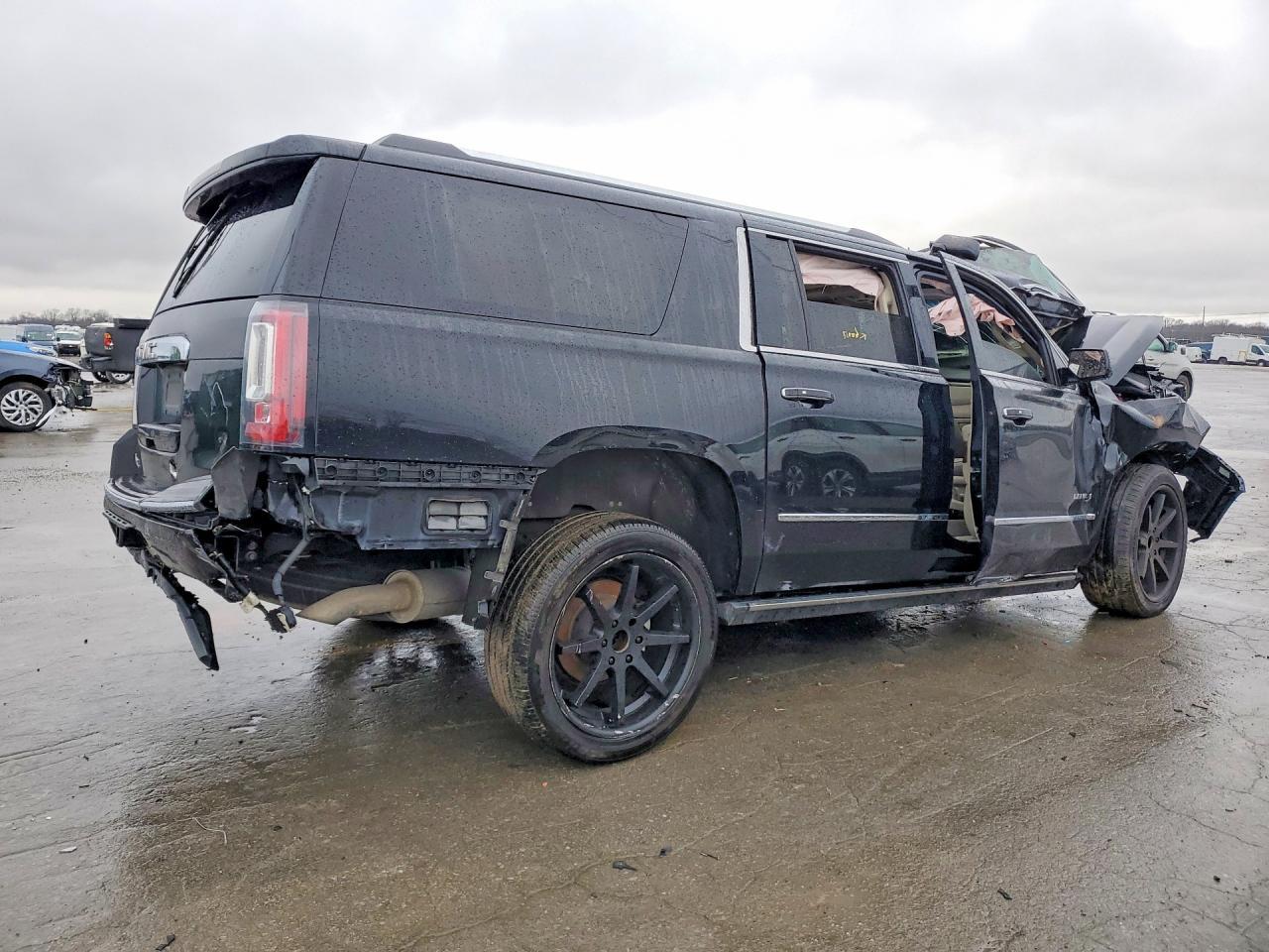 2016 GMC Yukon Xl Denali - Image 3