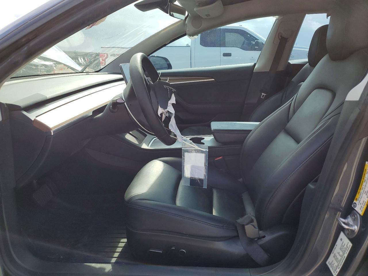 2023 Tesla Model 3 - Image 7