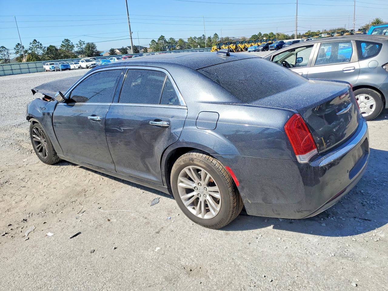 2017 Chrysler 300C - Image 2