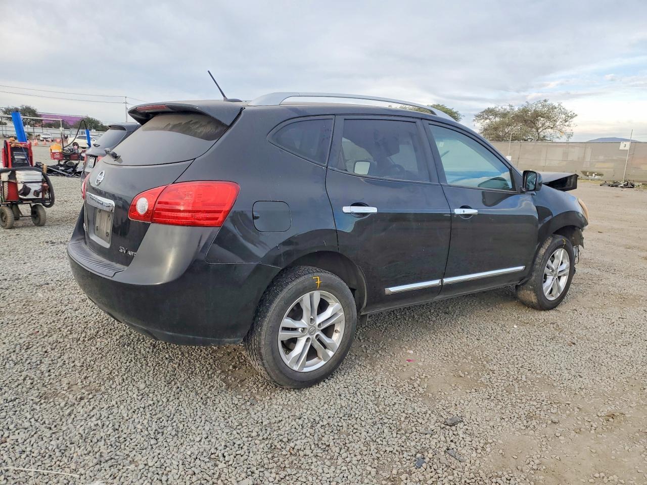 2013 Nissan Rogue S - Фото 3