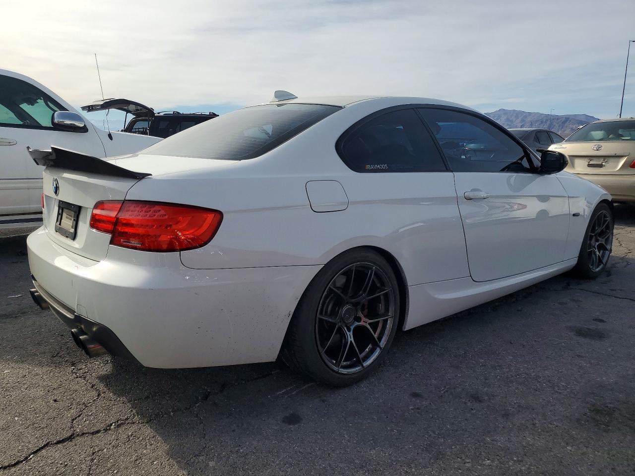 2011 BMW 335 I - Image 3