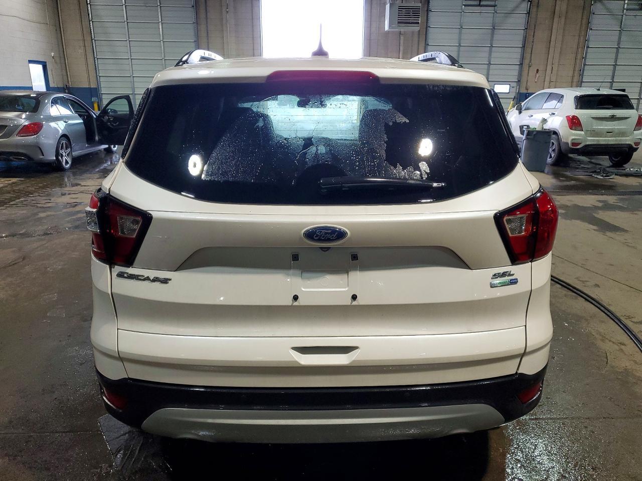 2019 Ford Escape Sel - Фото 6