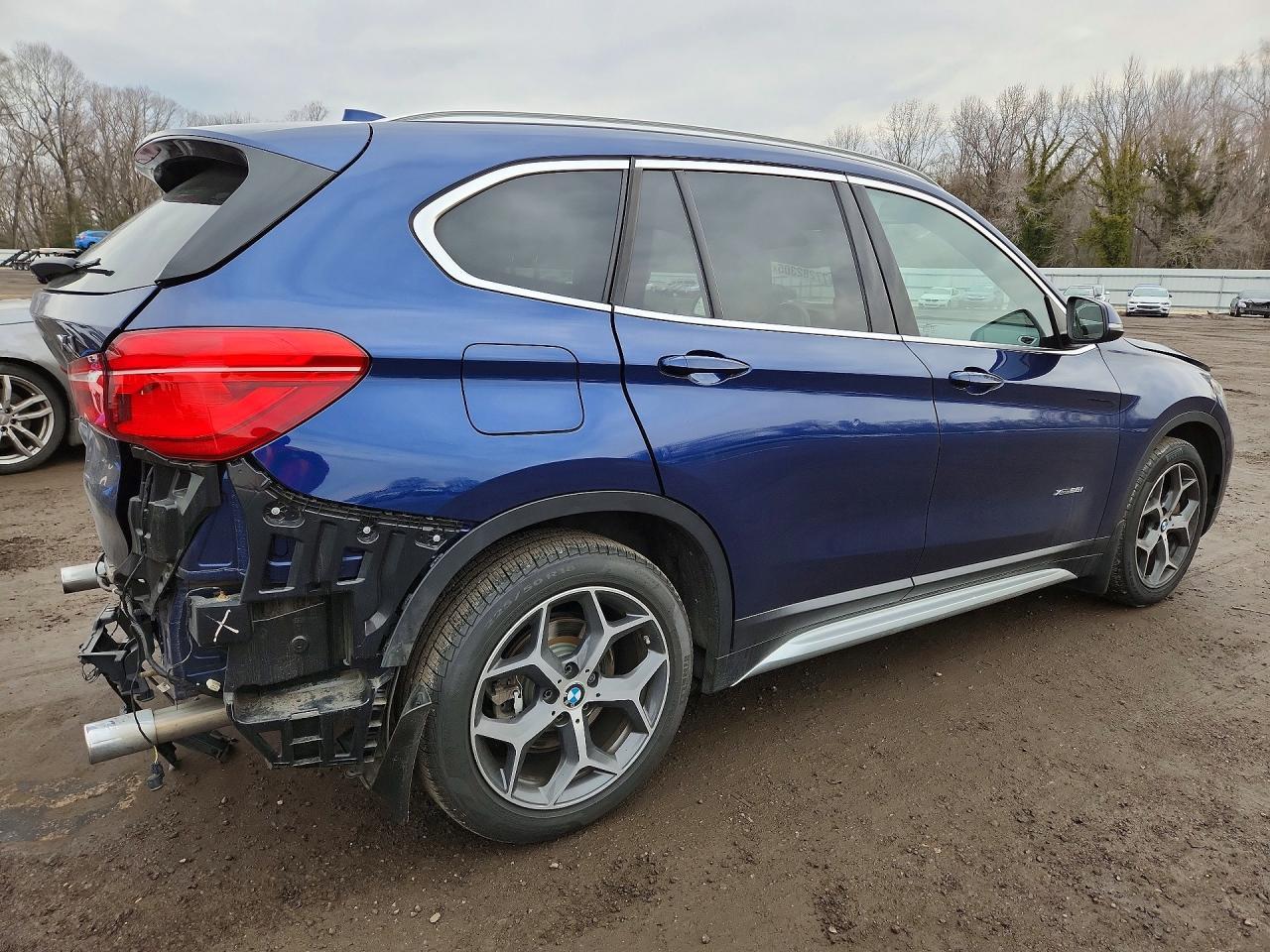 2017 BMW X1 xDrive28I - Фото 3