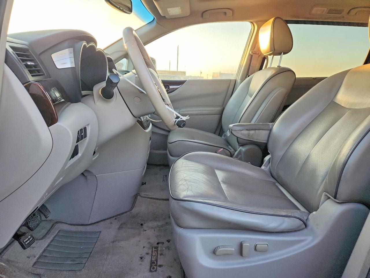 2013 Nissan Quest S - Фото 7