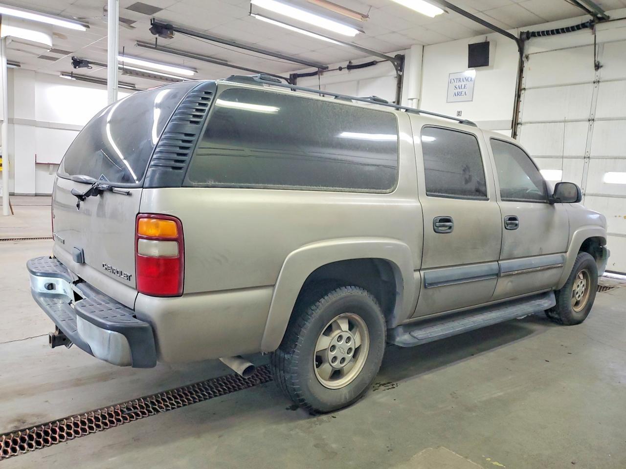 2003 Chevrolet Suburban - Image 3