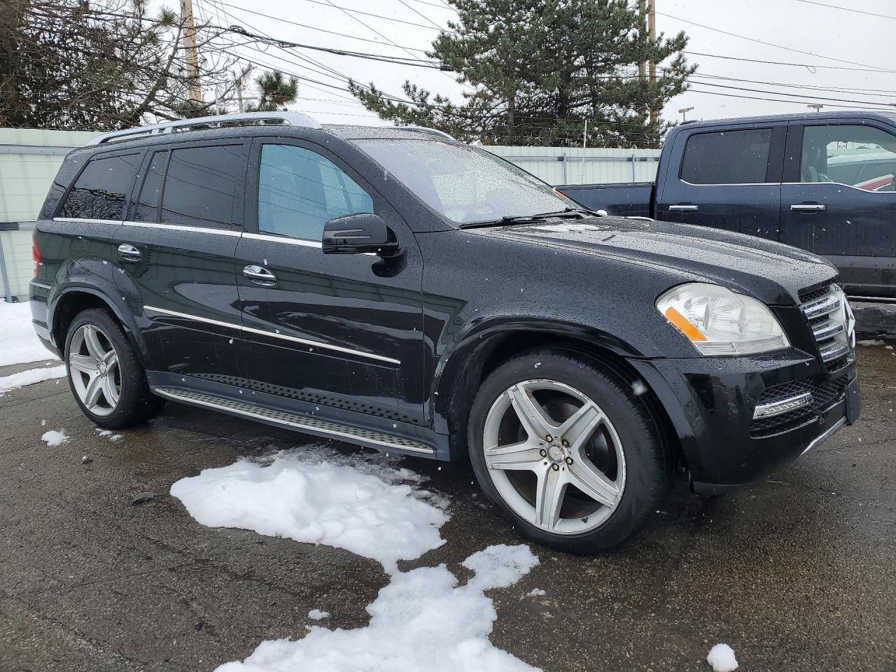 2012 Mercedes-Benz Gl 550 4Matic - Image 4