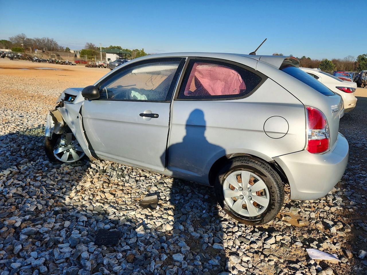 2011 Hyundai Accent Gl - Image 2