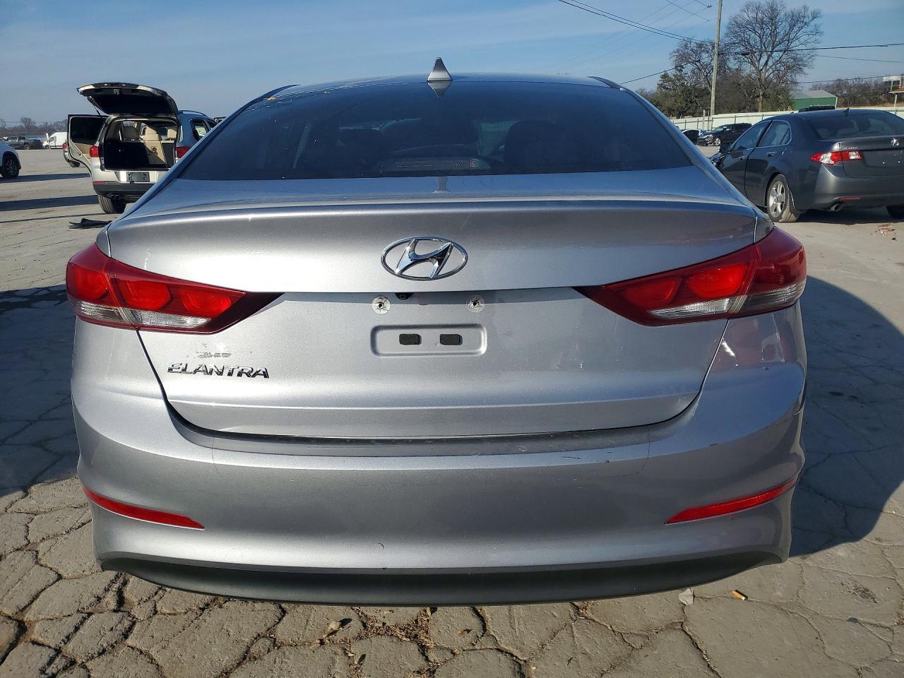 2017 Hyundai Elantra Se - Фото 6