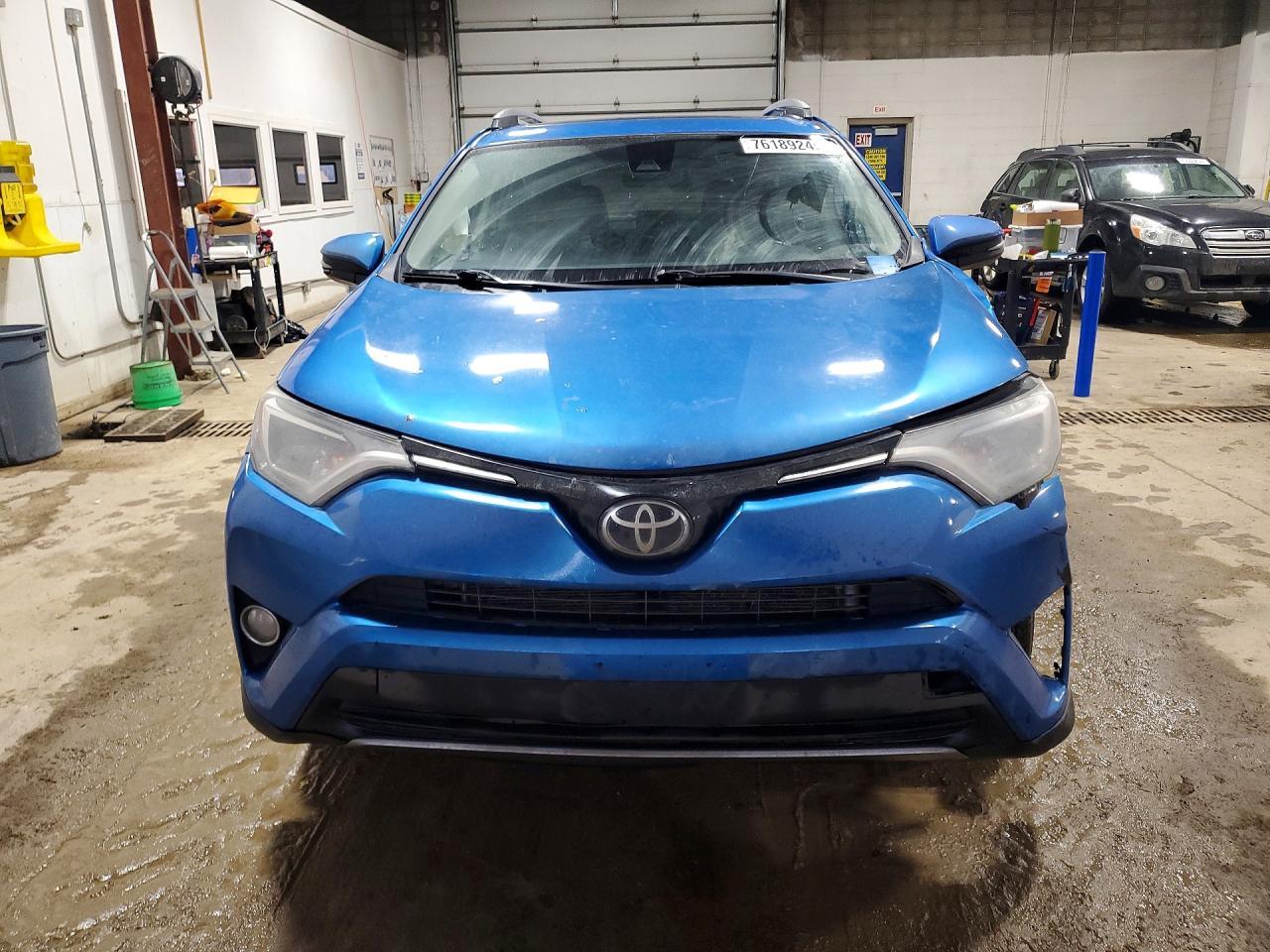 2017 Toyota Rav4 Xle - Image 5
