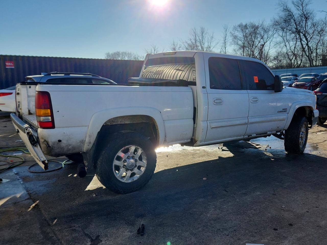 2004 Chevrolet Silverado C2500 Heavy Duty - Image 3