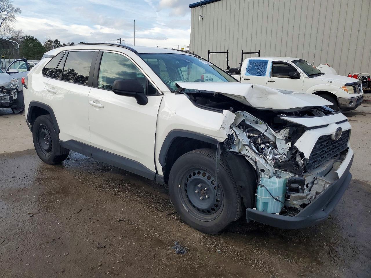 2020 Toyota Rav4 Le - Image 4