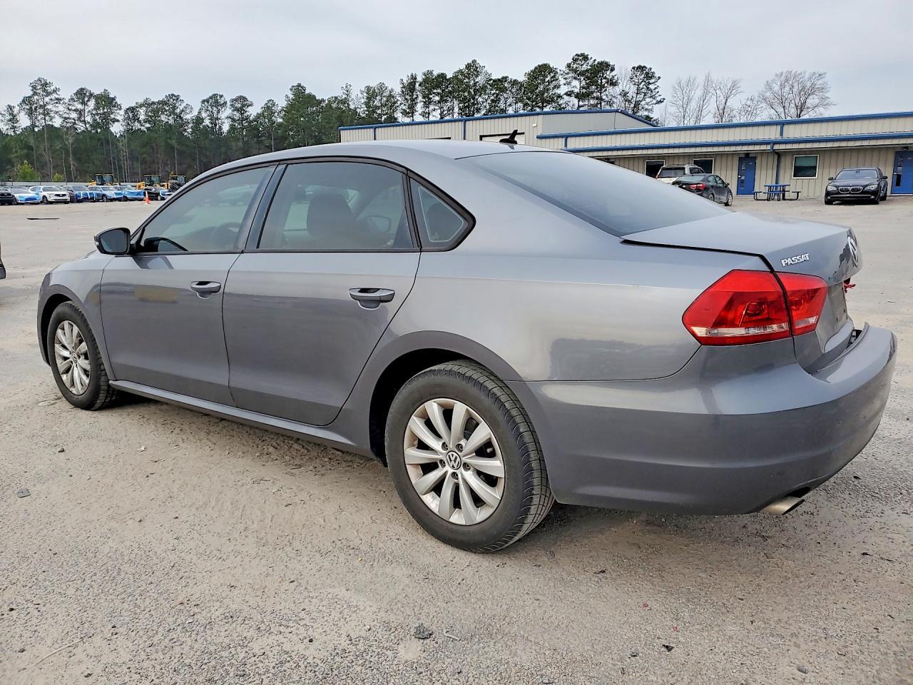 2013 Volkswagen Passat S - Image 2