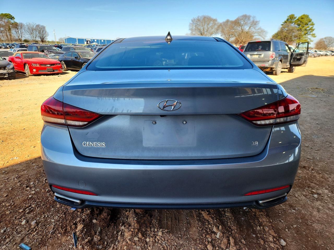 2015 Hyundai Genesis 3.8L - Image 6