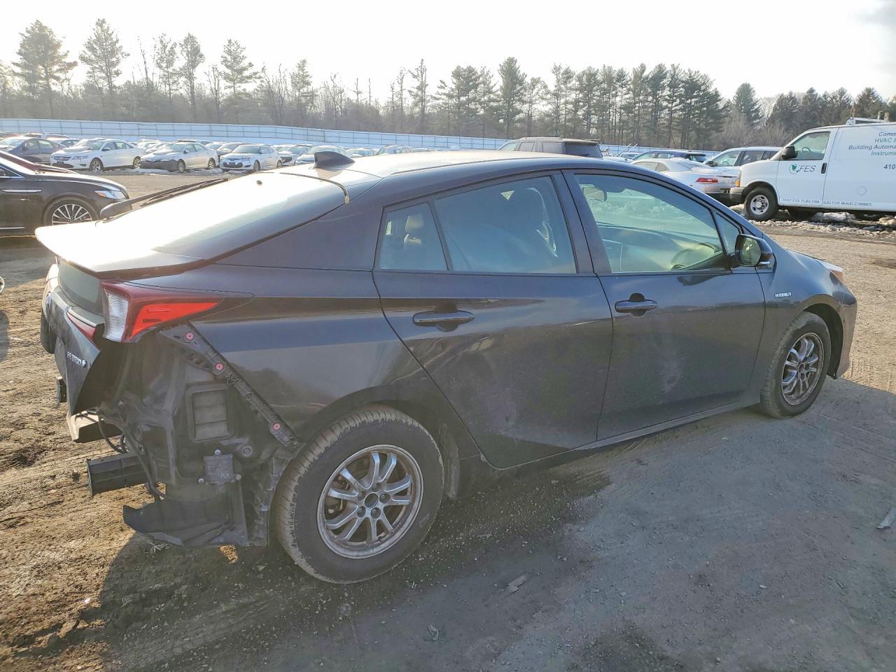 2020 Toyota Prius L - Фото 3