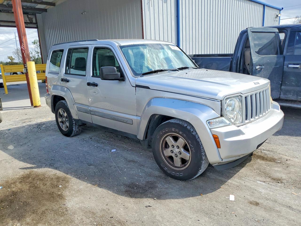 2008 Jeep Liberty Sport - Image 4