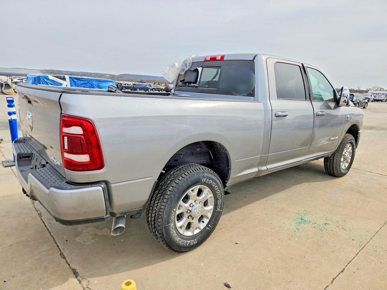 2024 Ram 2500 Laramie 4Wd 6C Tdsl Crew Cab 6.7L V8 - Фото 3