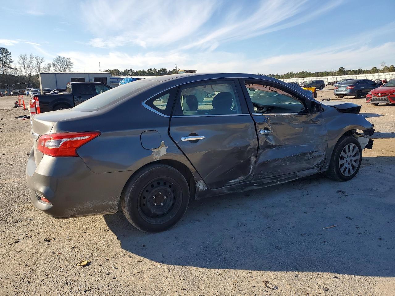 2019 Nissan Sentra - Фото 3