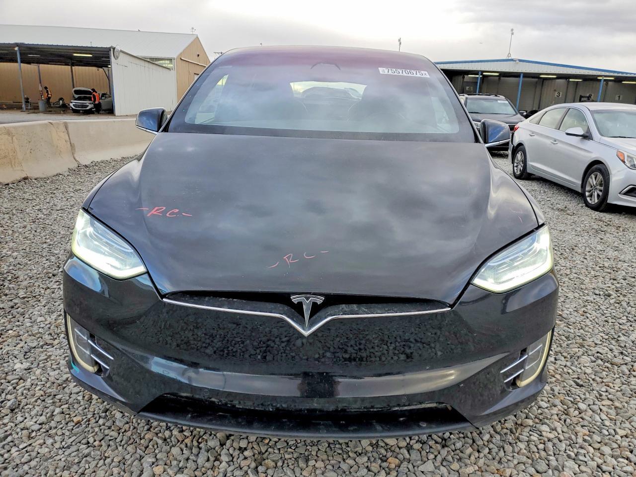 2017 Tesla Model X - Фото 5