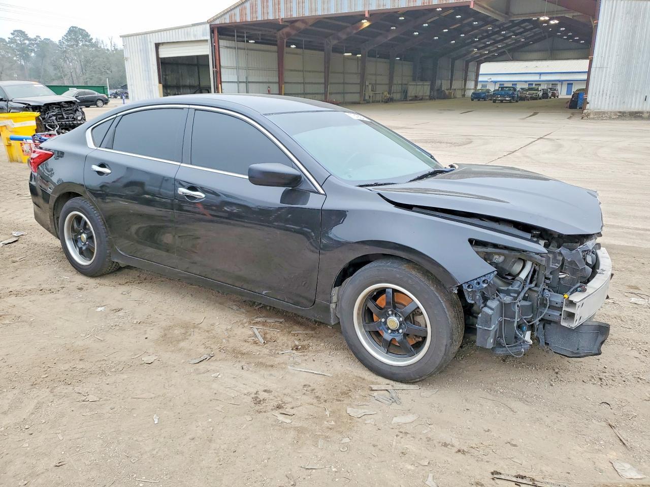 2017 Nissan Altima 2.5 - Image 4