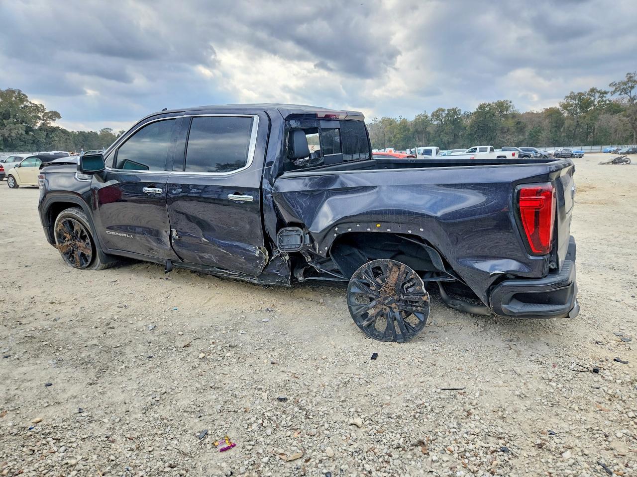 2024 GMC Sierra K1500 Denali - Image 2