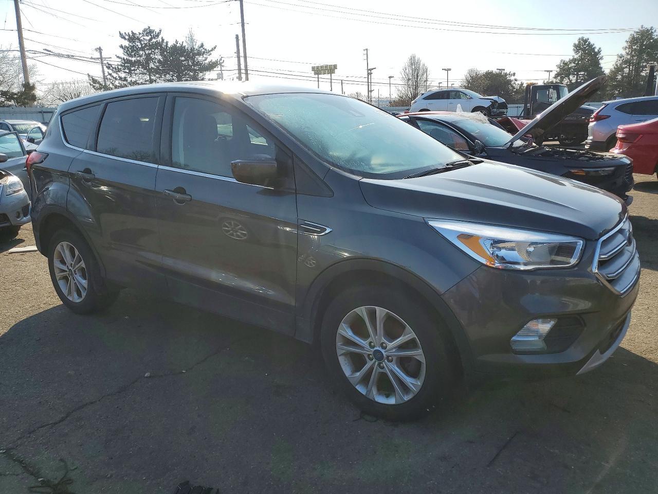 2019 Ford Escape Se - Фото 4