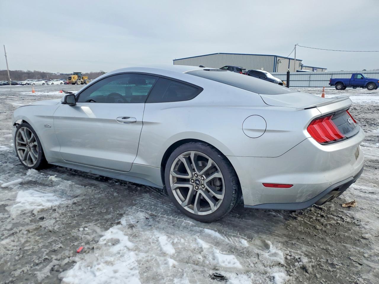 2019 Ford Mustang Gt - Фото 2