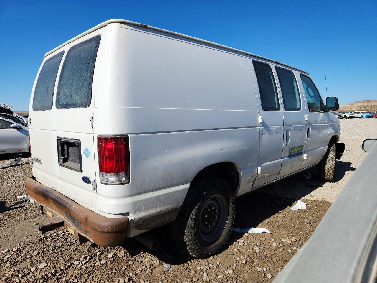 2010 Ford Econoline E250 Van - Фото 3