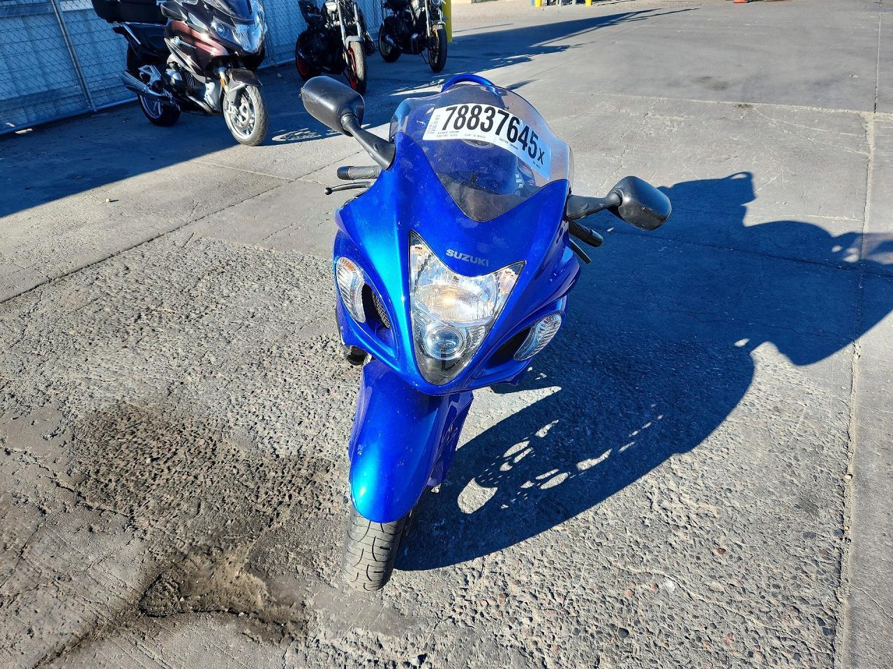 2015 Suzuki Gsx1300 Ra - Image 2