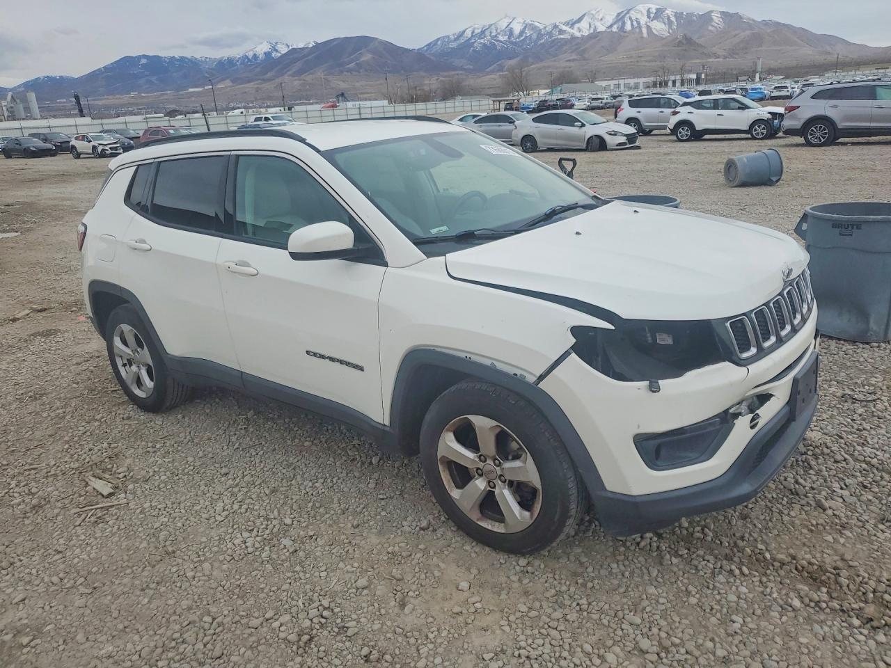 2017 Jeep Compass Latitude - Image 4